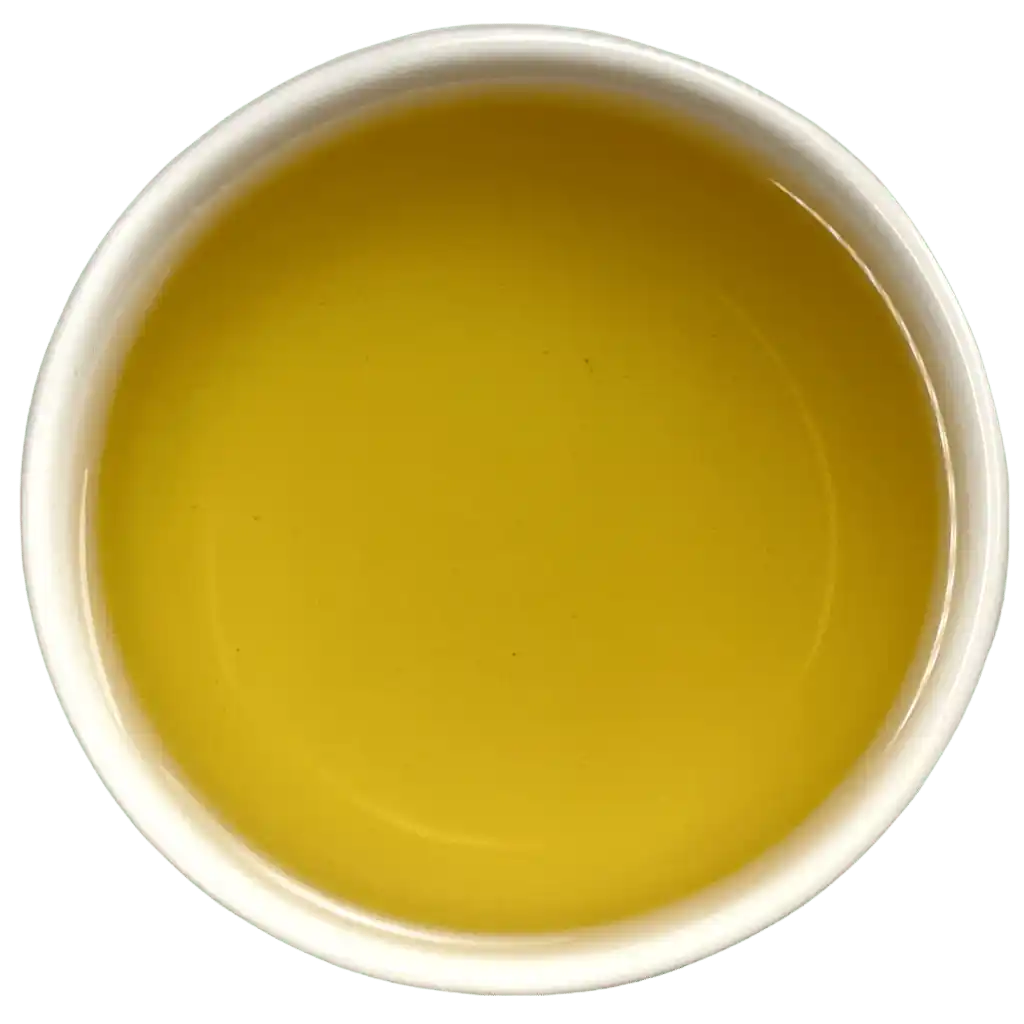 Brewed peppermint loose leaf herbal tea | tea + munchies